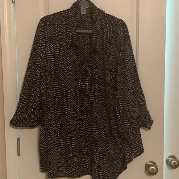 Catherines Tops - Catherine’s Black & White Stripe Button Blouse Catherines Tops - Catherine’s Black & White Stripe Button Blouse